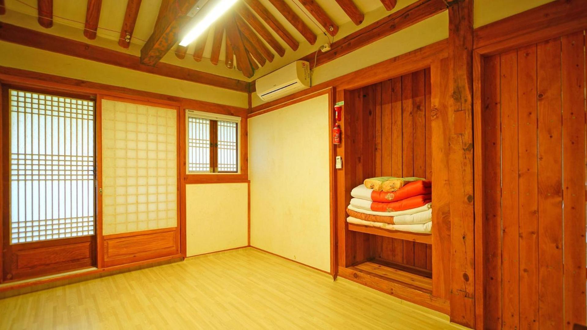 Sarangroo Hotel Jeonju Eksteriør billede
